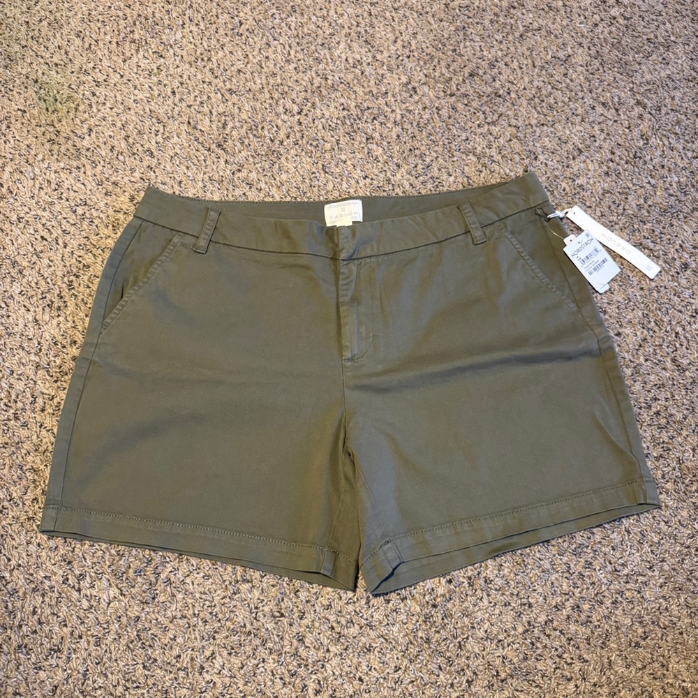 NWT Caslon Olive Sarma Green Shorts 5” inseam Women’s Size 16